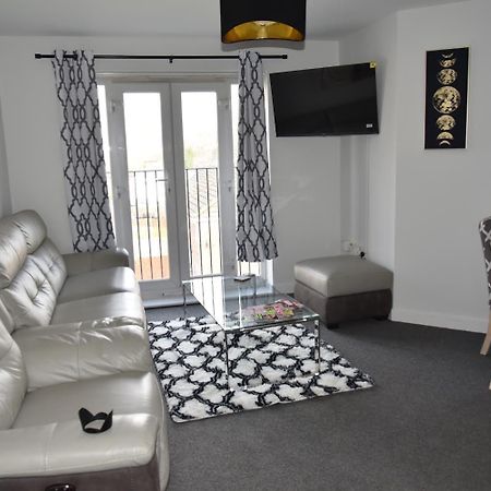 Spacious 1 Bedroom Apartment In Wigan Shevington Exterior foto